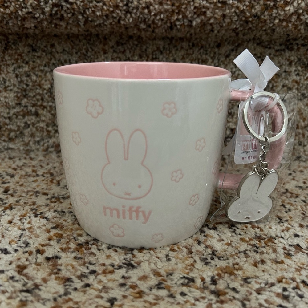 BNWT Miffy Pink and White Mug with Keychain
